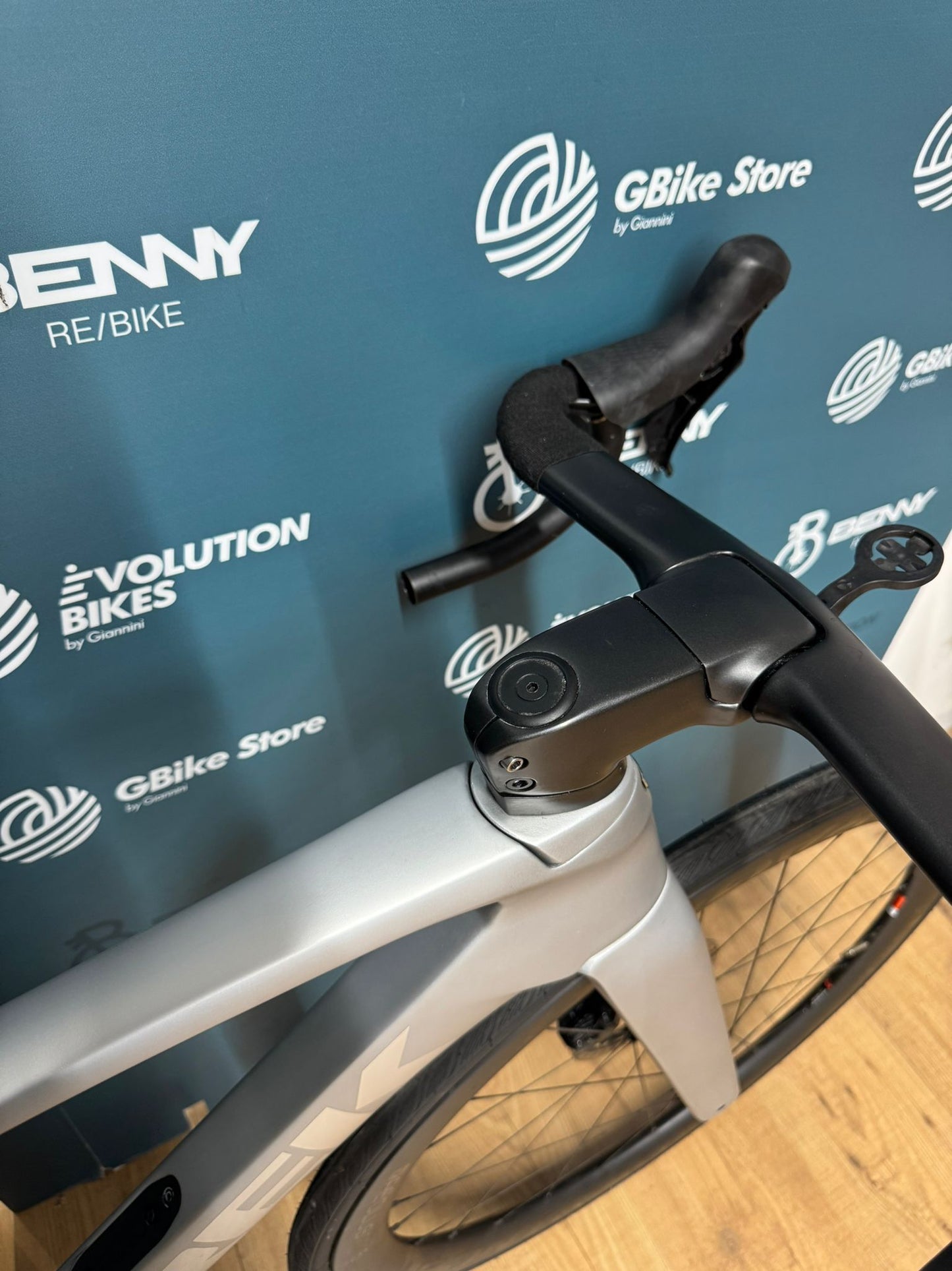 Trek Madone SLR 9 Disc Size 52 - Used