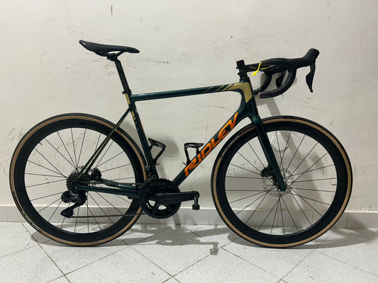 Ridley helium slx disc ultegra of2 12 velikosti m - použitá