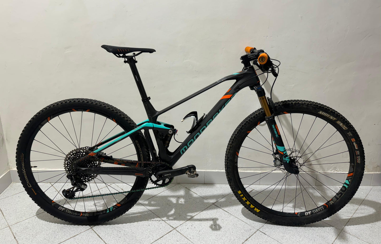 Velikost MondRaker F-Pódium M - Používá se