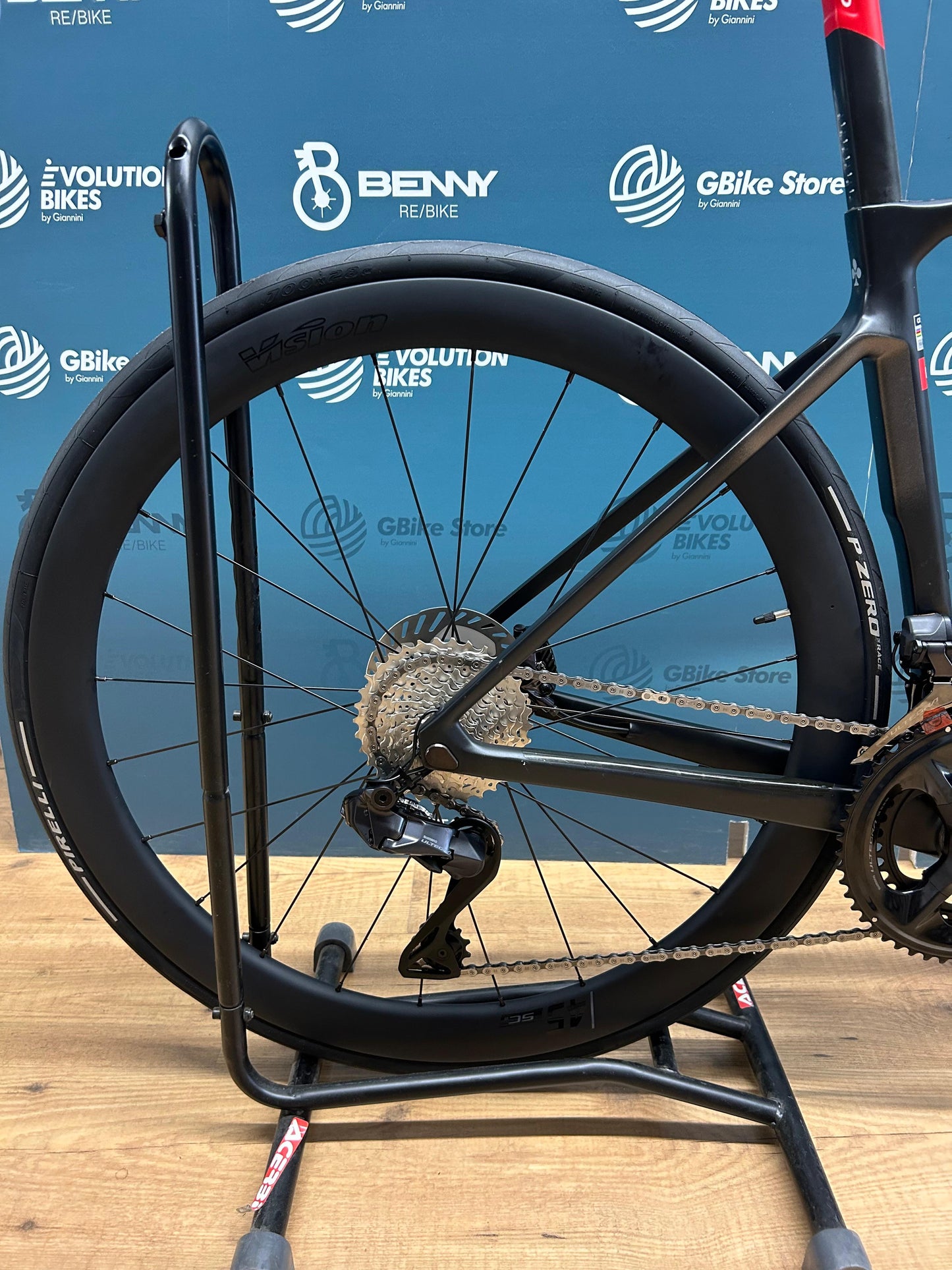 Colnago V4Rs UAE Emirates Taglia 455 - Usata