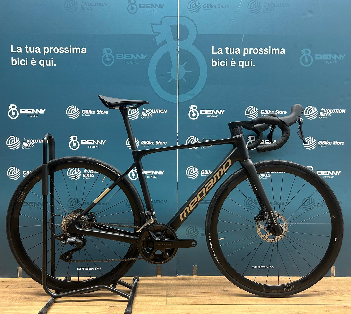 Rozmiar podniesienia megamo S - Używany