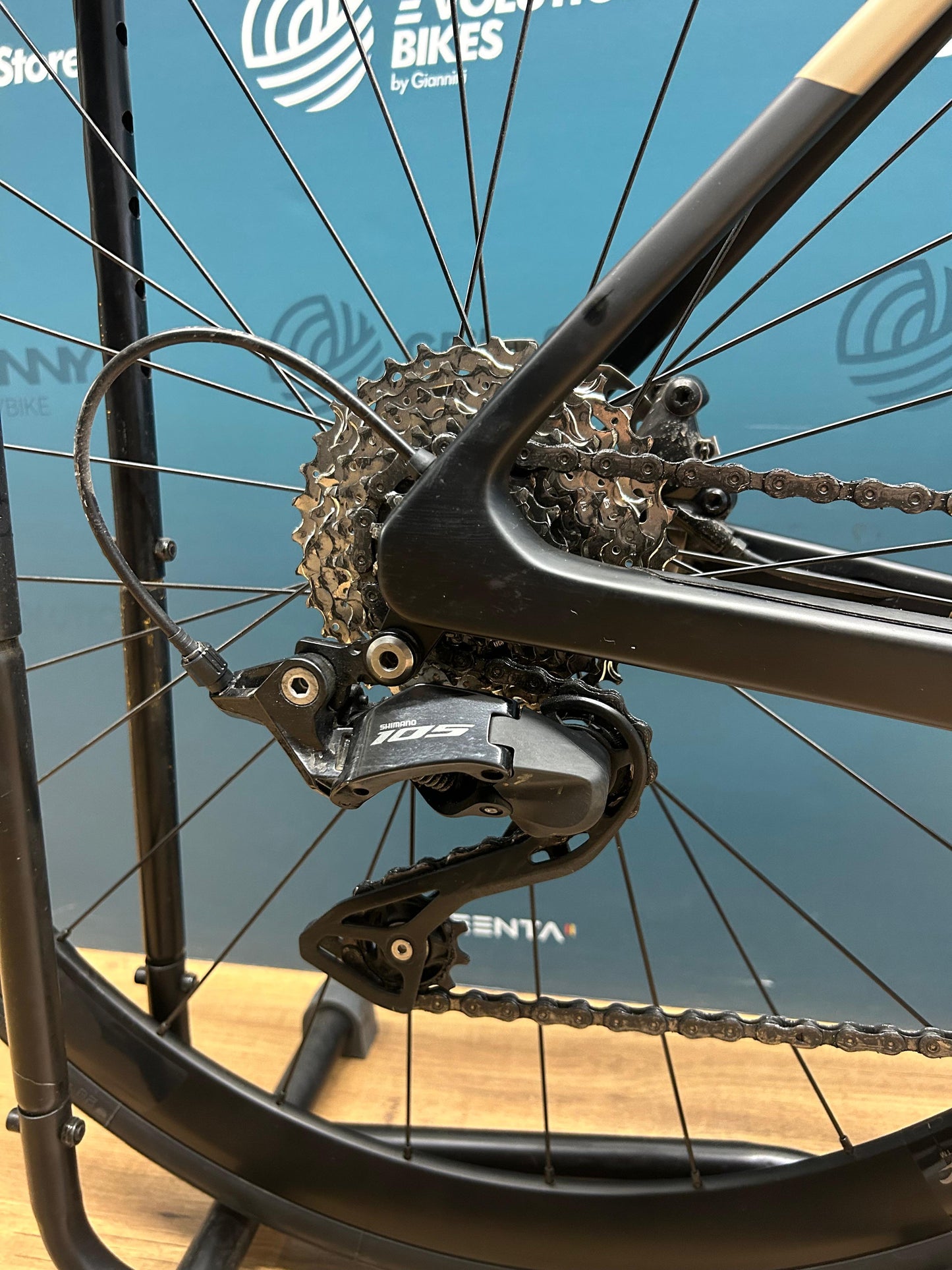 Rozmiar podniesienia megamo S - Używany