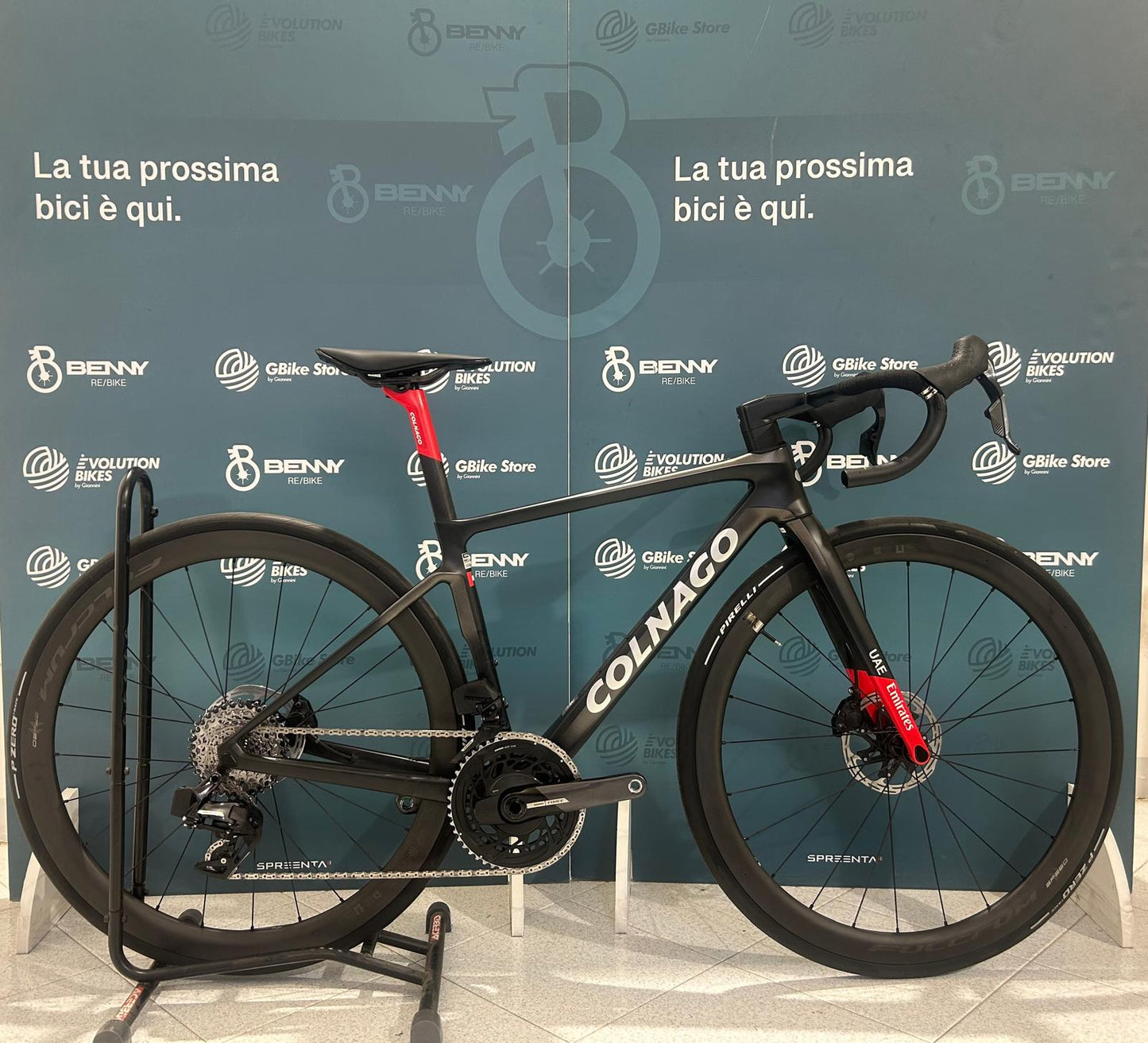 Colnago V4RS Emiratos Árabes Unidos Tamaño 420