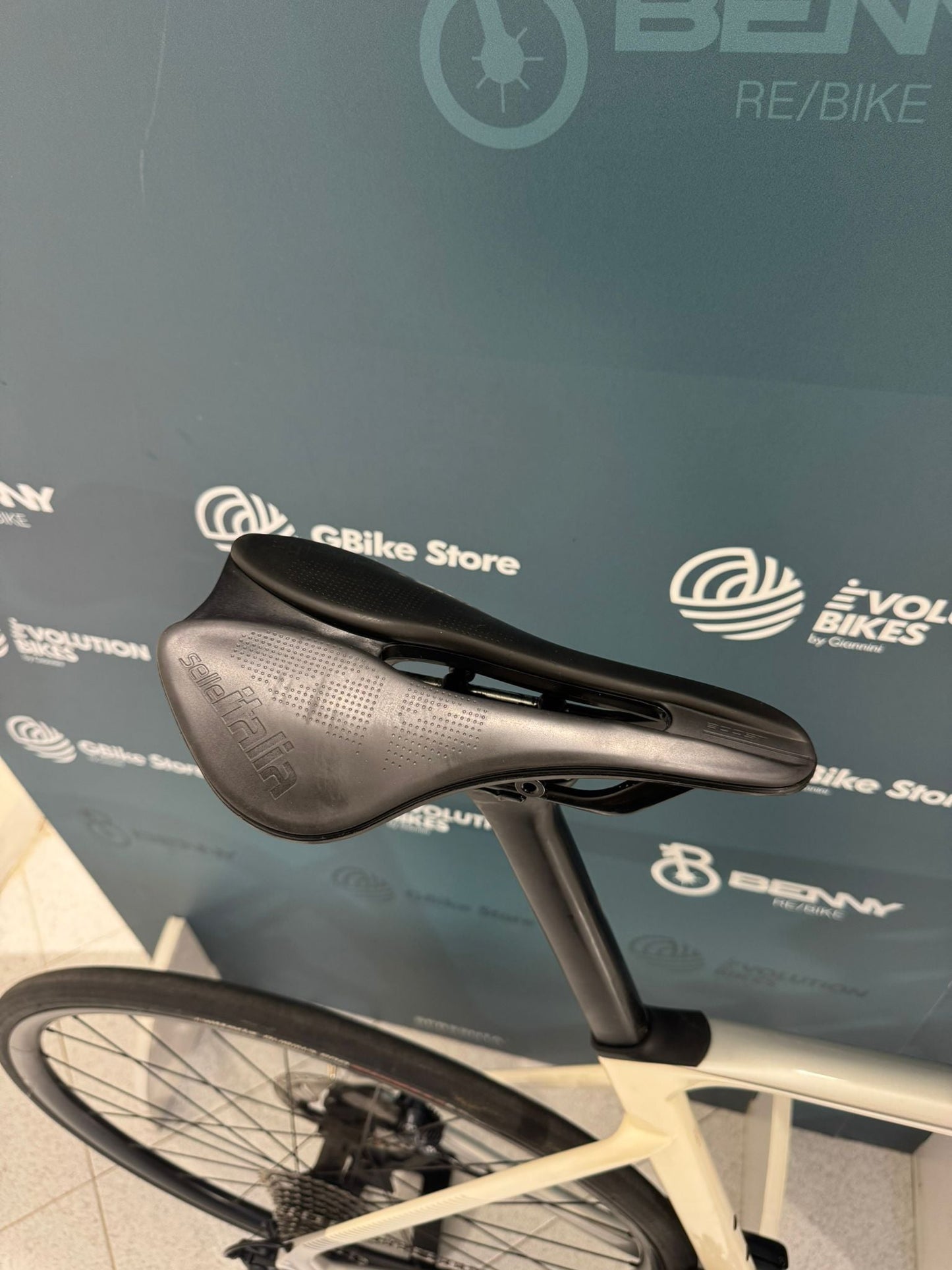 Megamo Pulse Elite Disc Size XL - Used