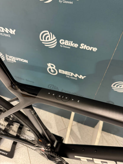 Trek Madone SL 6 Jan 8 2025 Size ML - Demo