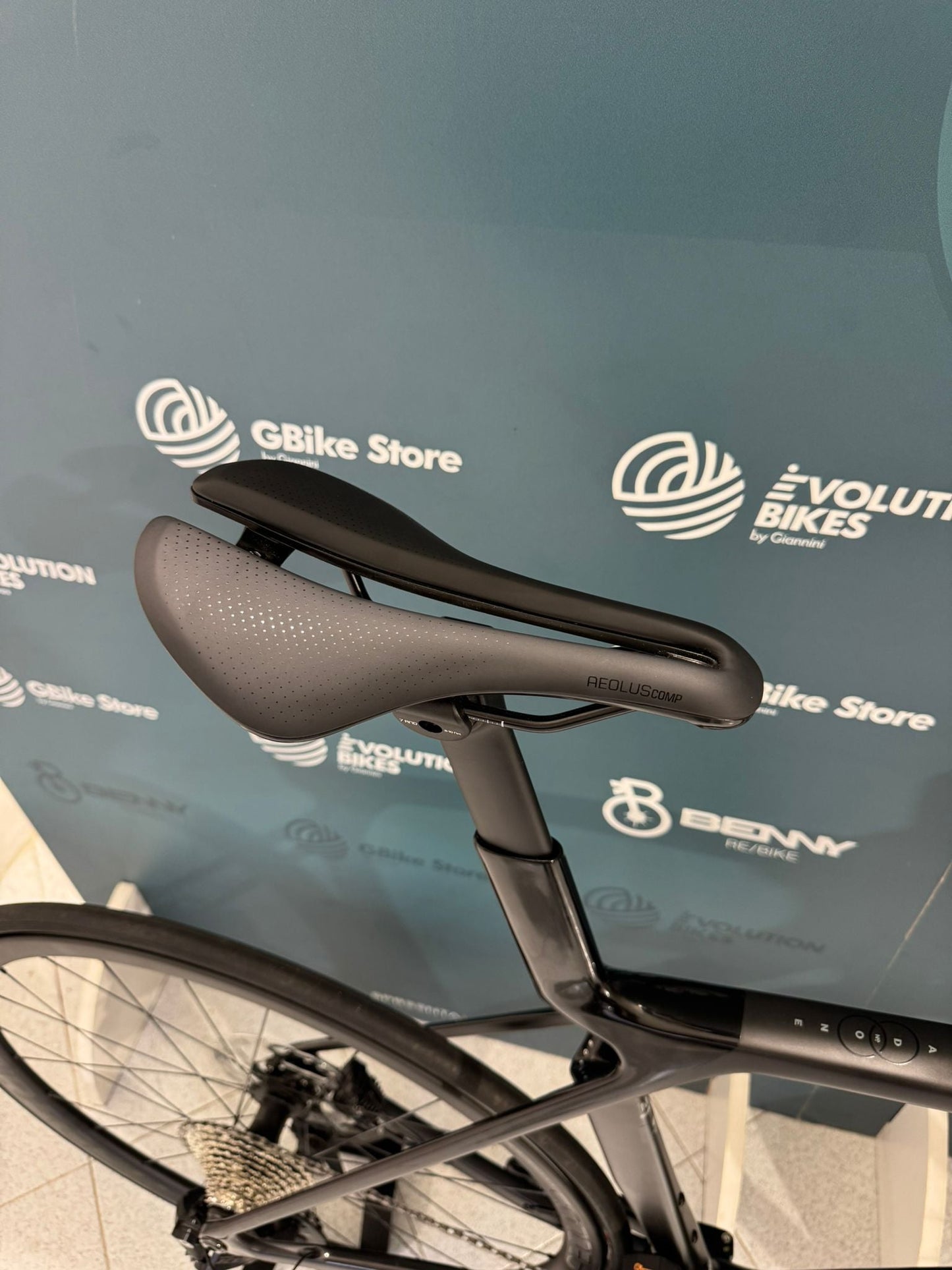 Trek Madone SL 6 Jan 8 2025 Size ML - Demo