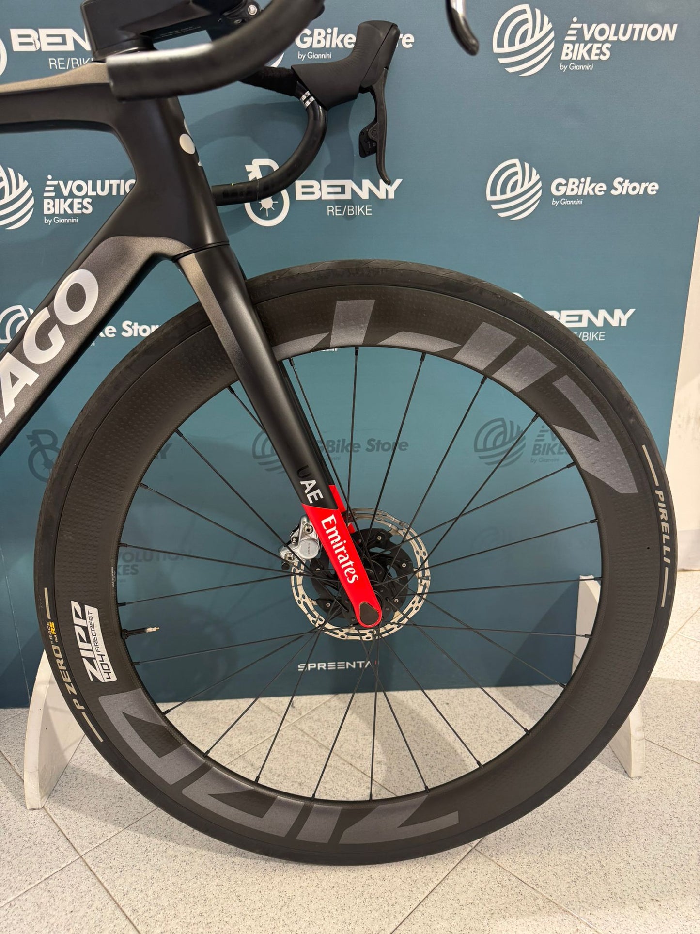 Colnago V4Rs AXS Zjednoczone Emiraty Arabskie, rozmiar 510 - Używane