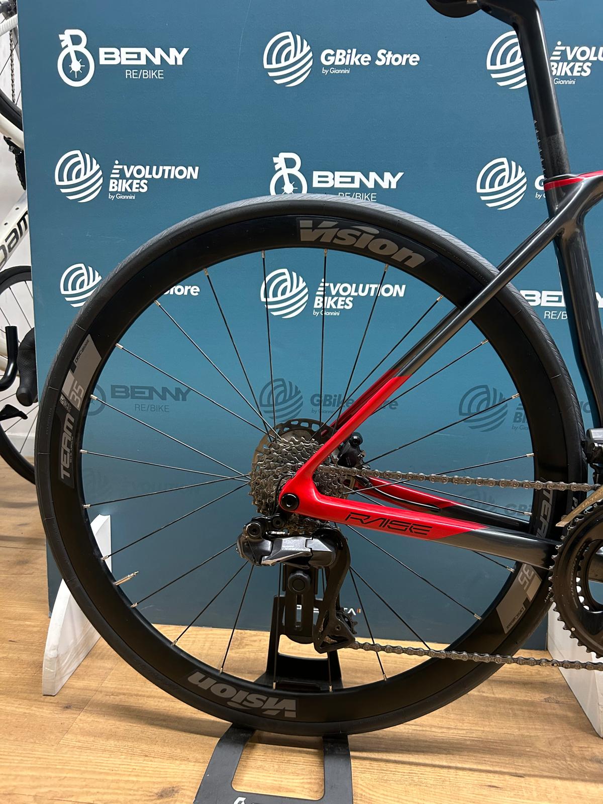 Megamo Raise 05 Taille S - Utilisé