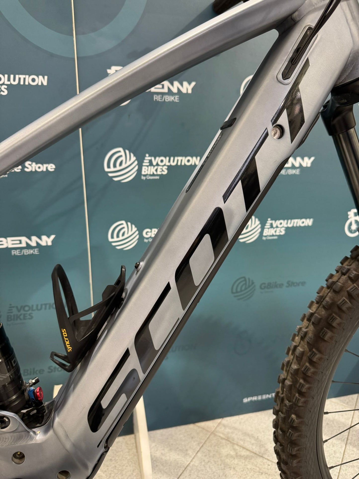 Scott Genius eRide 930 Taille L - Utilisé