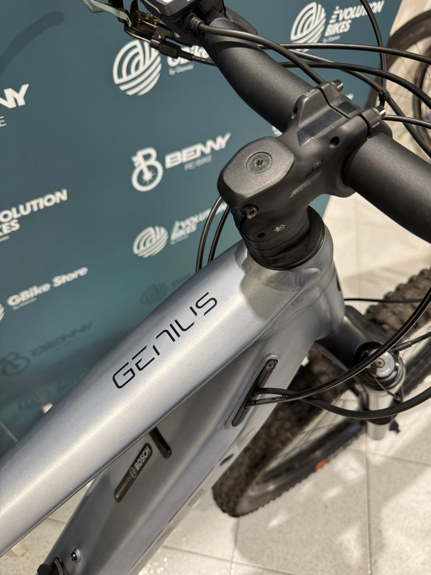 Scott Genius eRide 930 Taille L - Utilisé