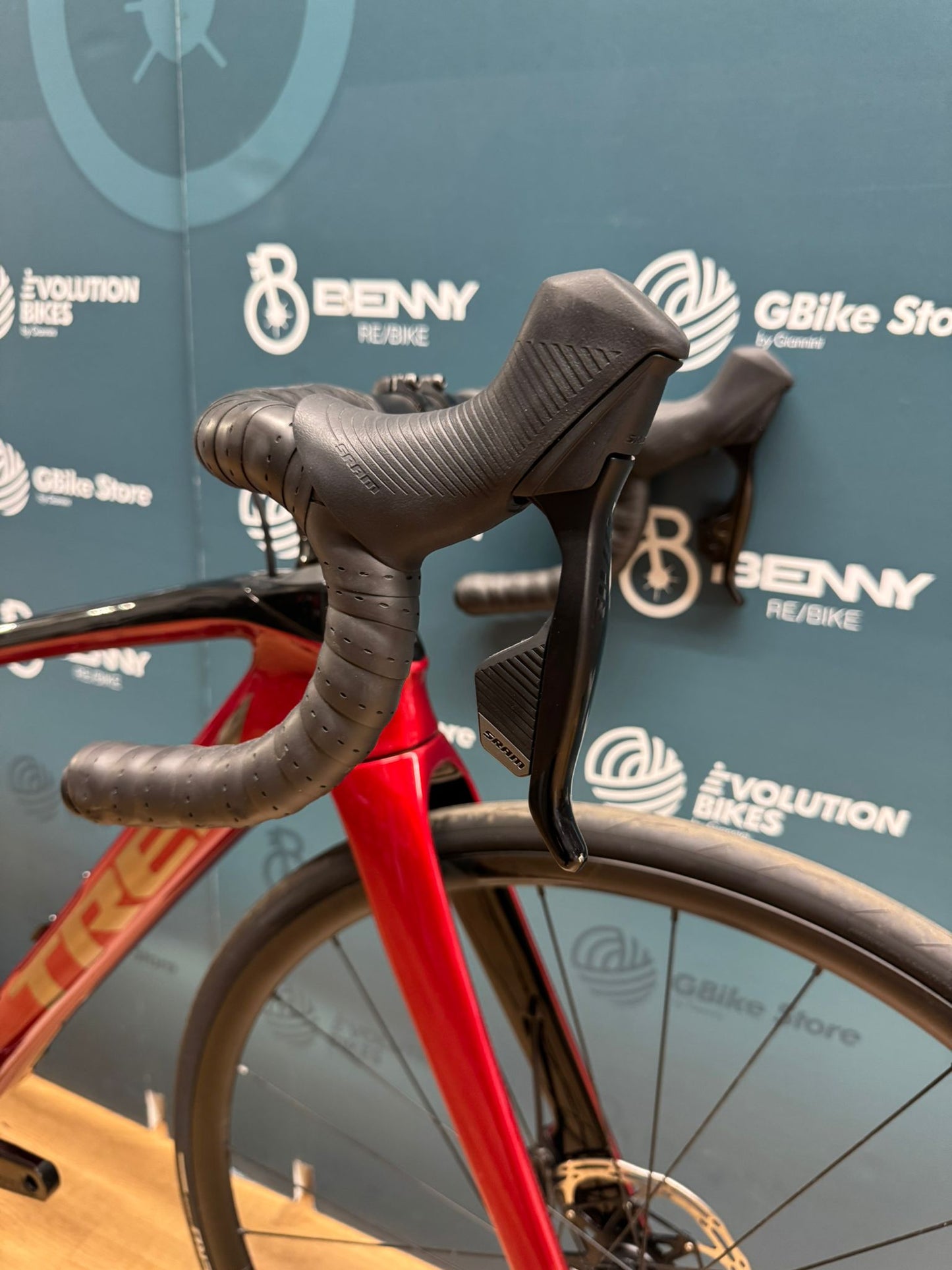 Trek Domane SL 6 AXS Tamaño de disco 47 - Demostración