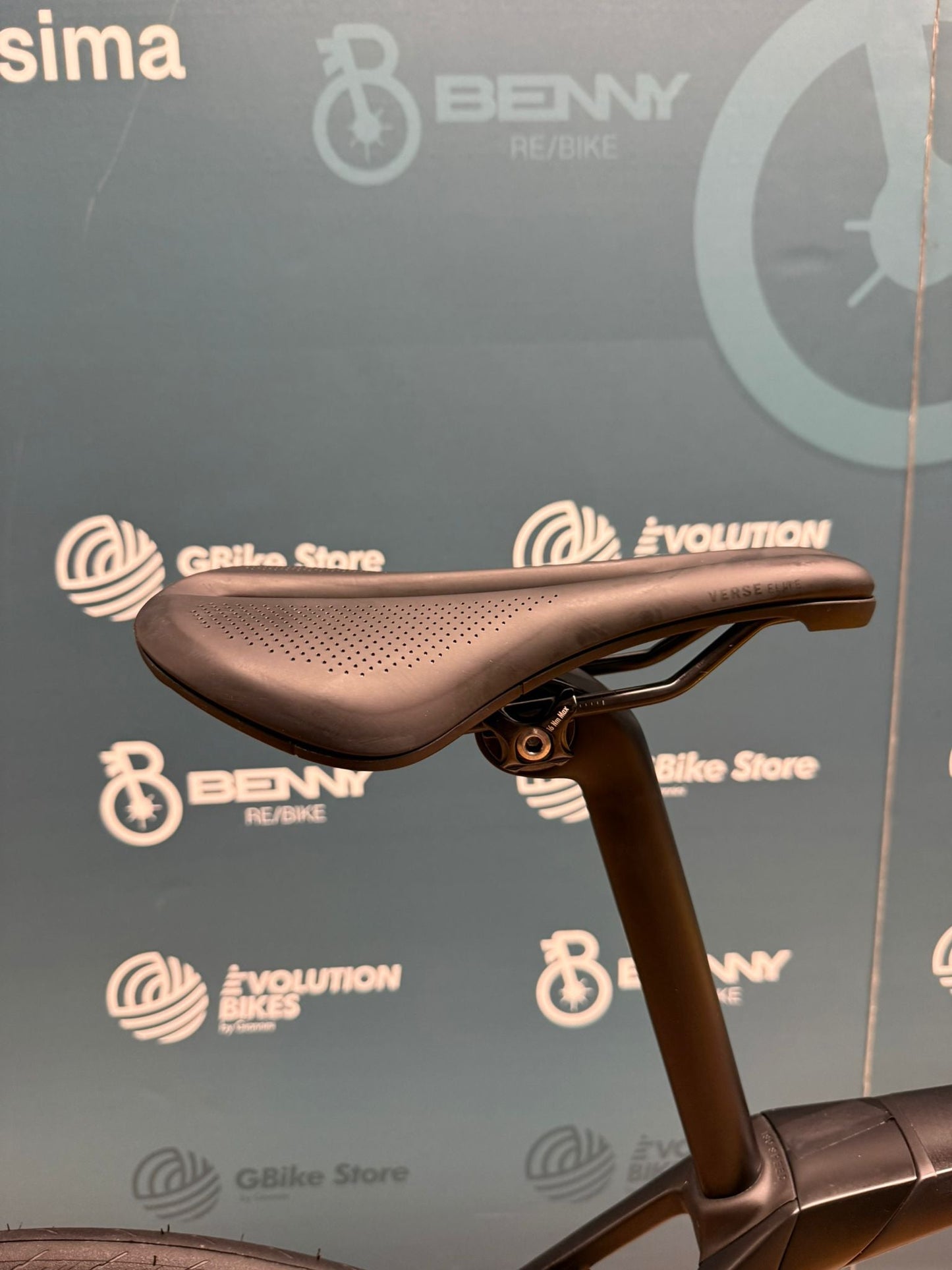 Trek Domane SLR 7 AXS Team Replica Size 54 - Used