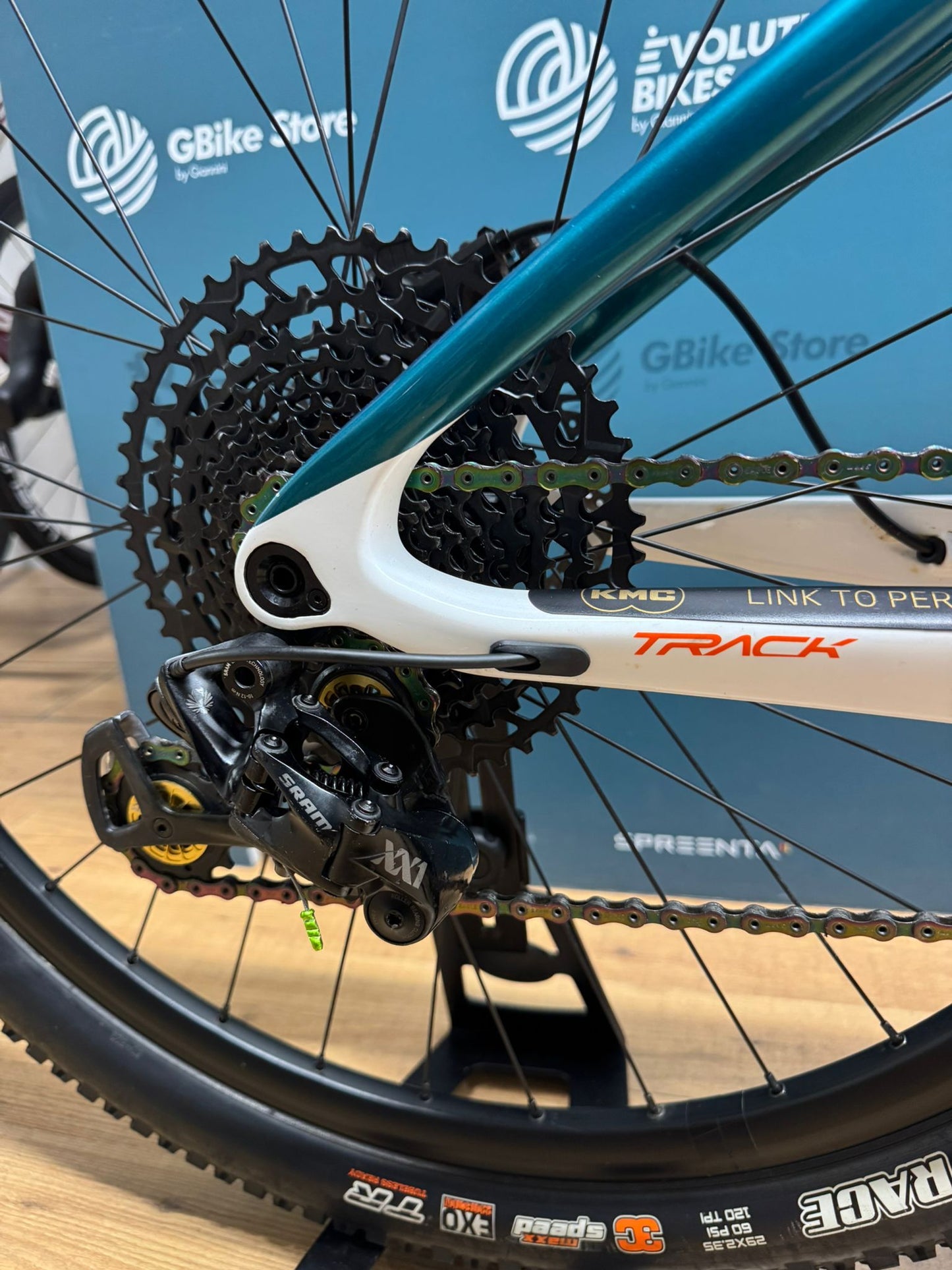 Megamo Track XX1 Size M - Used