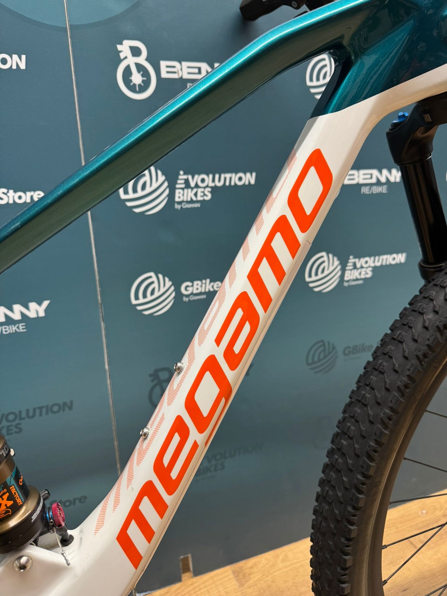 Megamo Track XX1 Size M - Used