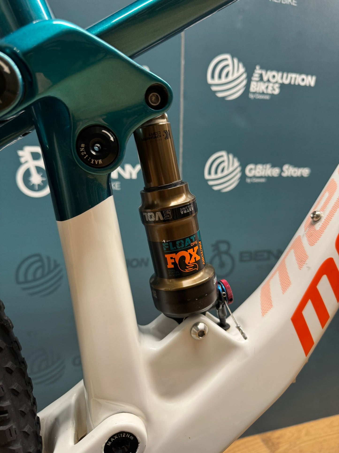 Megamo Track XX1 Size M - Used