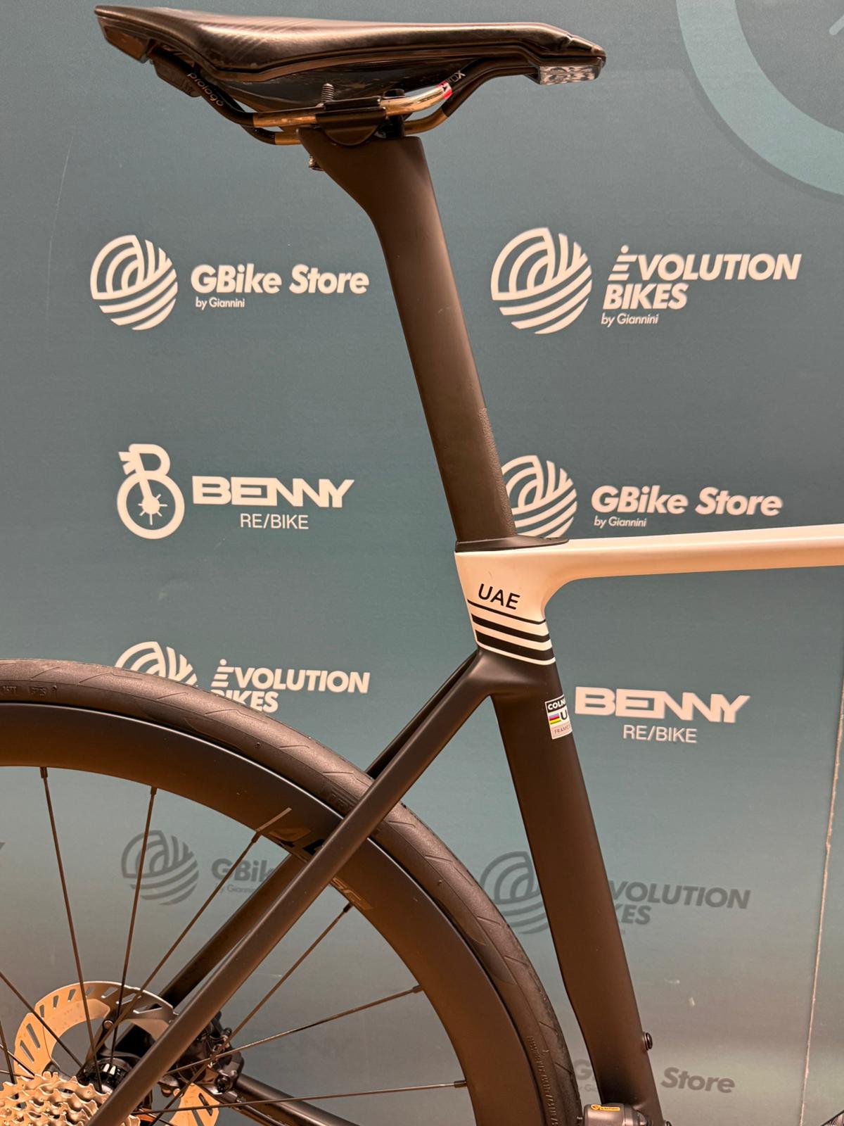 Colnago V5RS Ultegra Di2 R8170 SC45 Rozmiar 510 - Demo