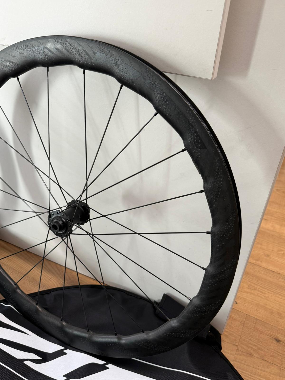 Zipp 353 NSW Hookless Wheels - DEMO