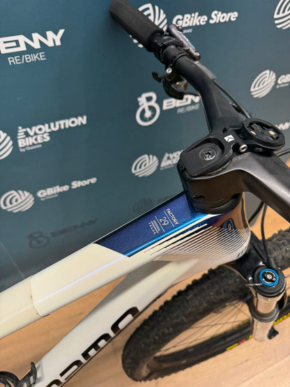 Rozmiar fabryczny Megamo AXS L - Używany