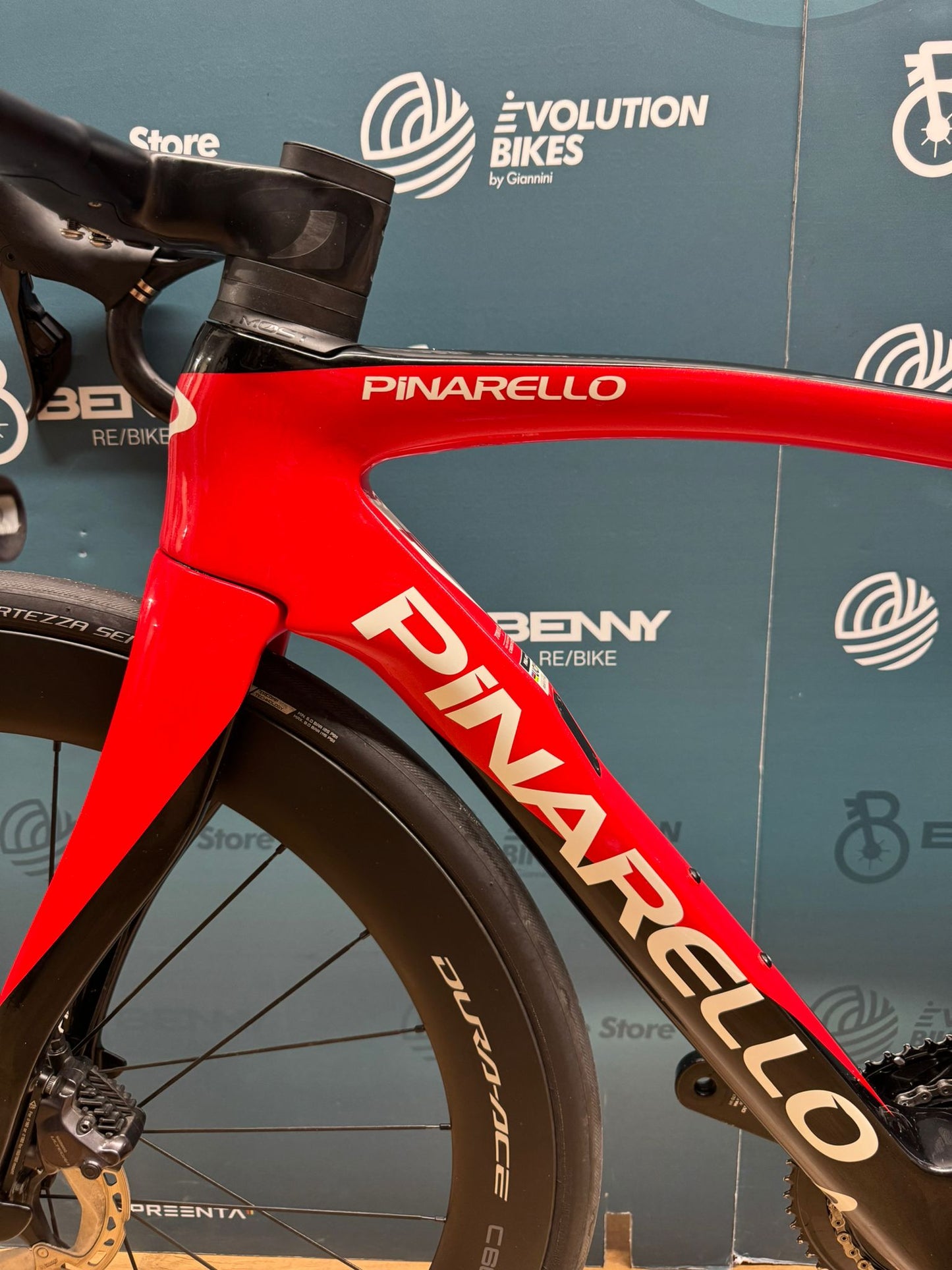 Pinarello Dogma F Ultegra Di2 12v rozmiar 50 - używany