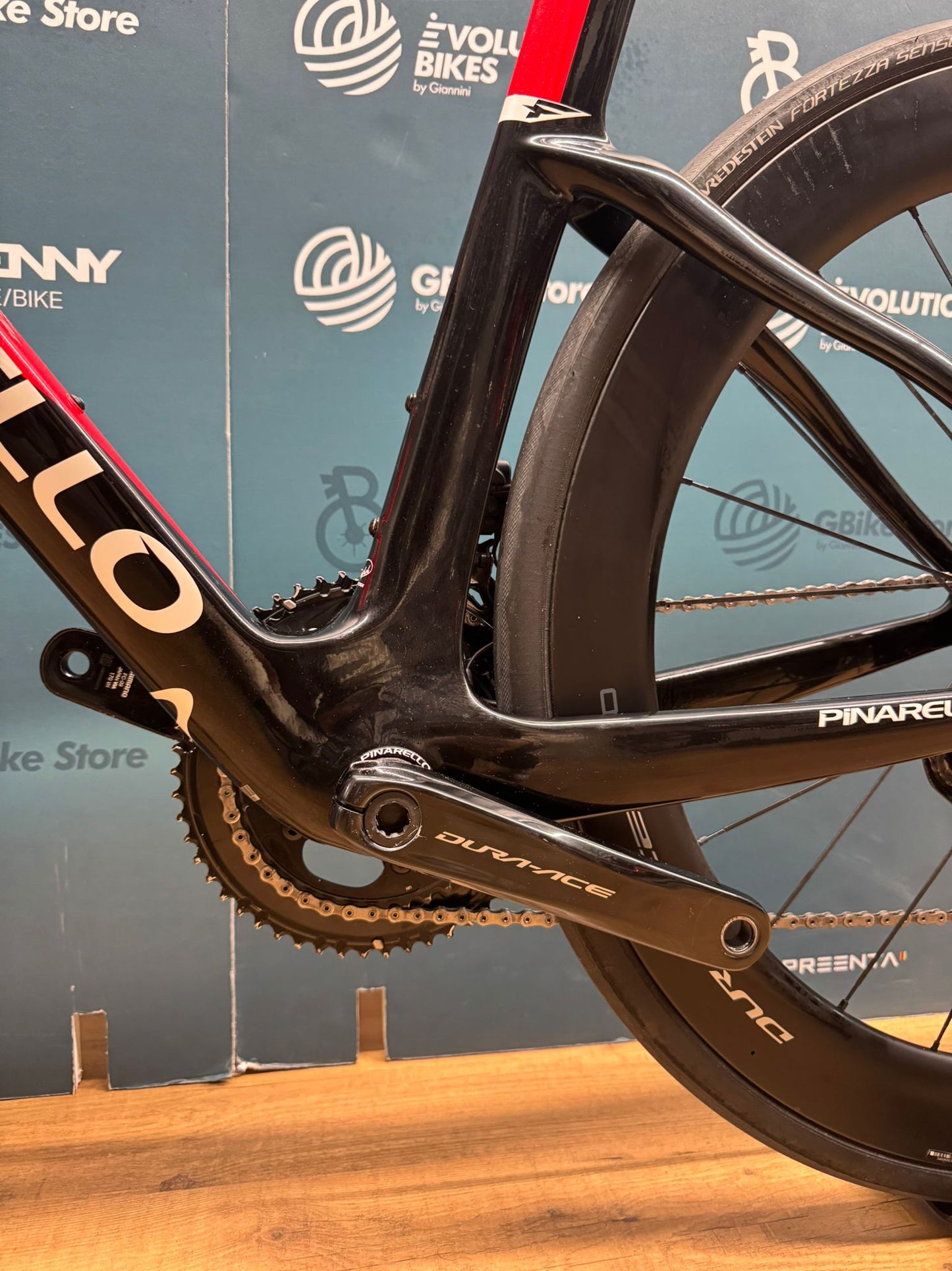 Pinarello Dogma F Ultegra Di2 12v rozmiar 50 - używany