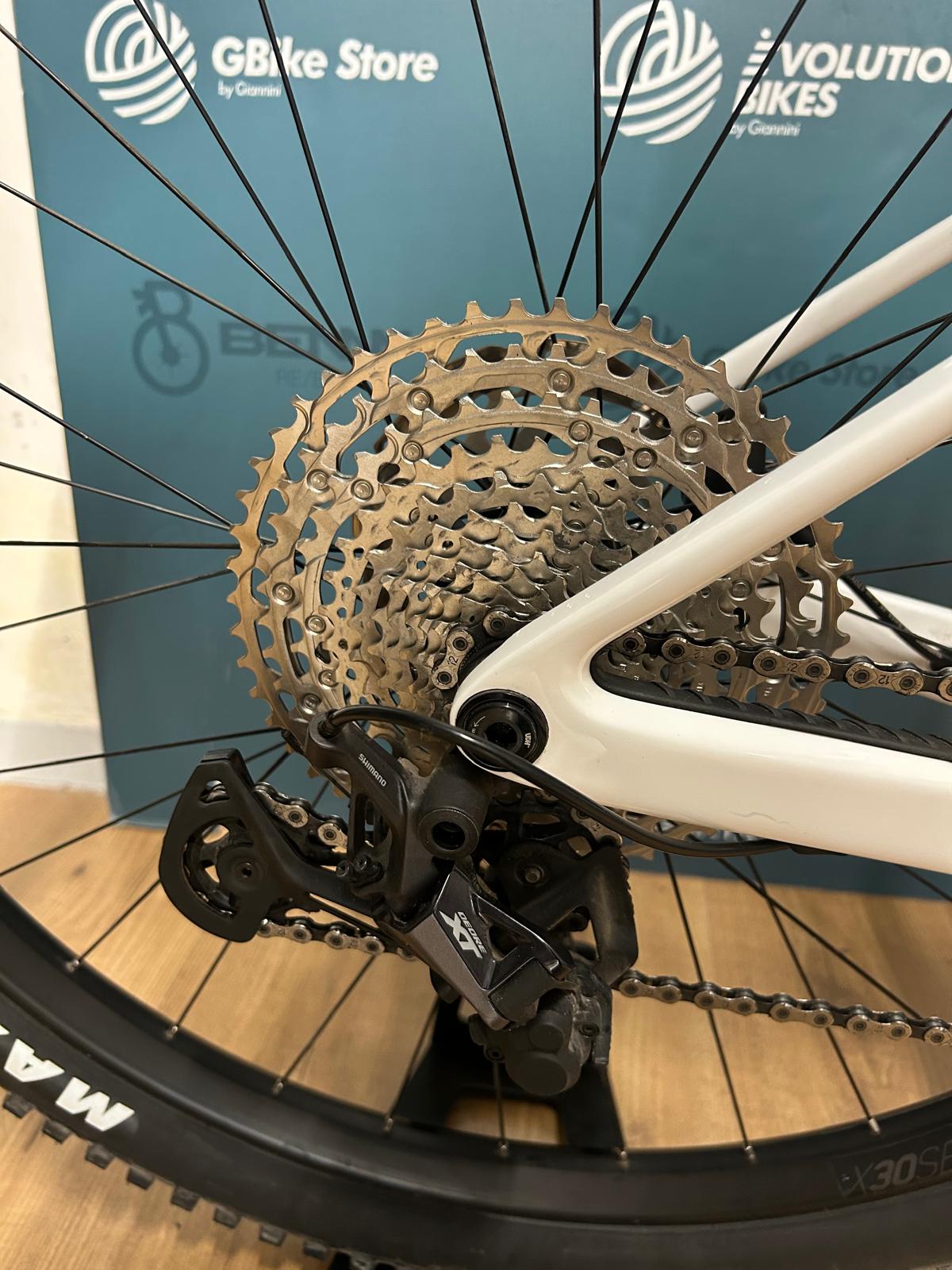 Scott Scale Taille 930 L - Utilisé