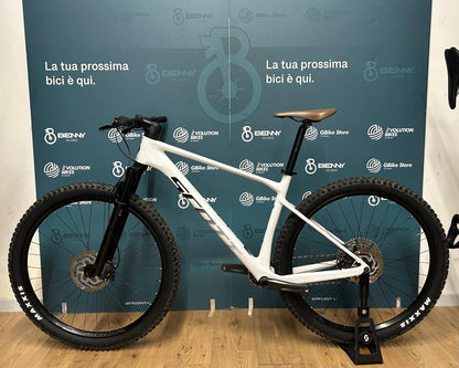 Scott Scale Taille 930 L - Utilisé