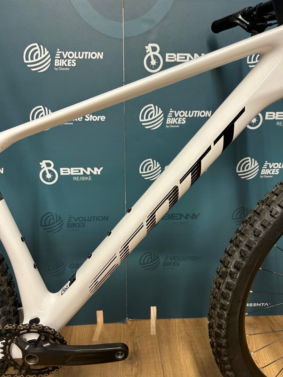 Scott Scale Taille 930 L - Utilisé