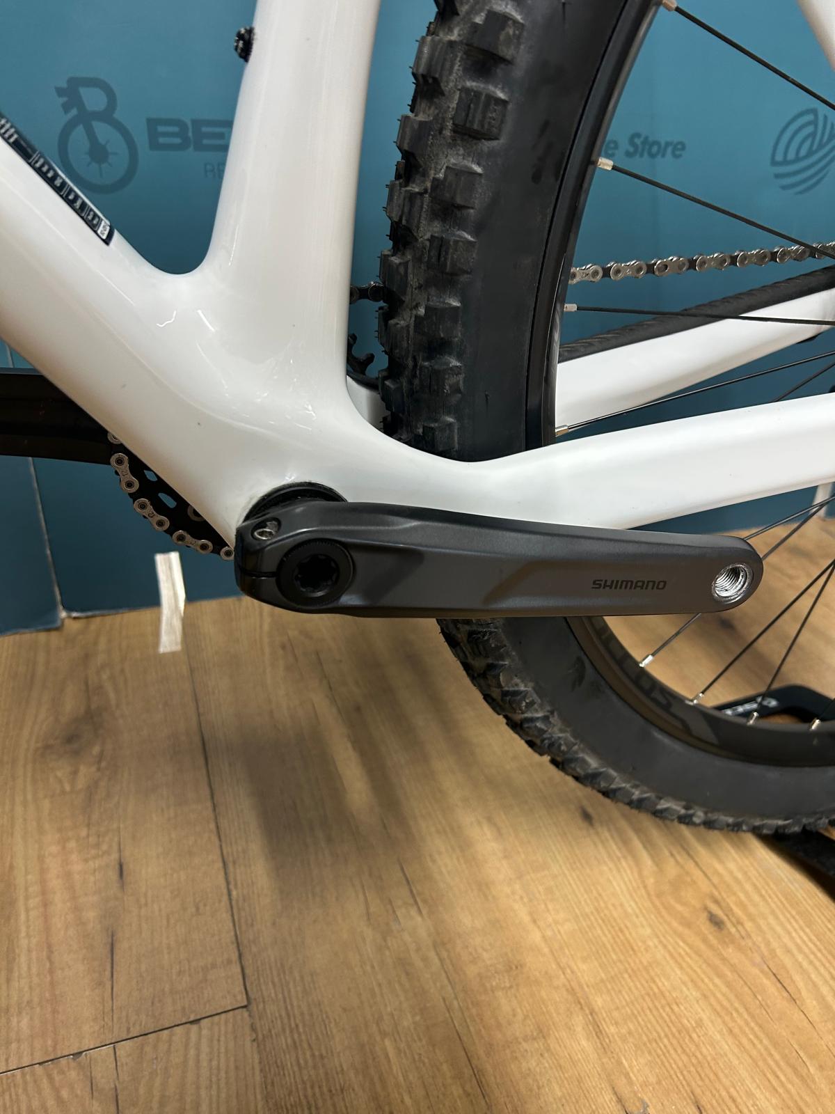 Scott Scale Taille 930 L - Utilisé