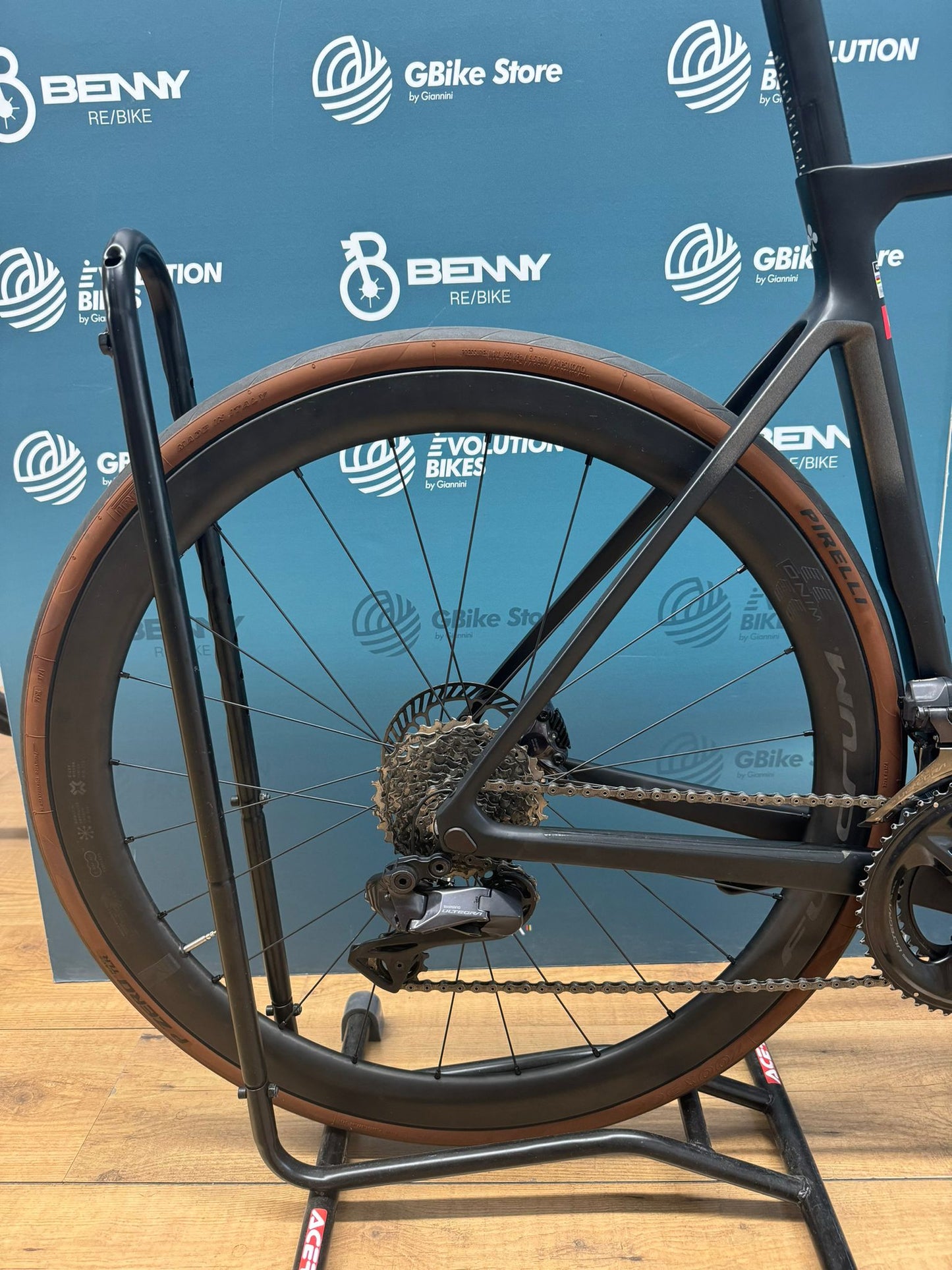 Colnago V4RS Emiraty ZEA Rozmiar 530 - Użyte